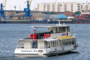 В Астрахани возобновили рейсы речные трамвайчики