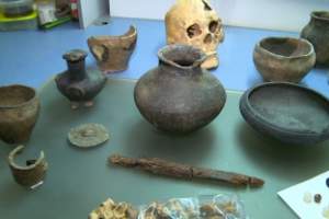 На кургане в Астраханской области обнаружили древние погребения