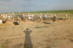 В Астрахани вандалы разгромили могилы на мусульманском кладбище