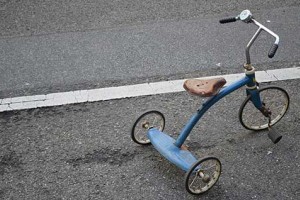 В Астрахани 4-летний воспитанник детского сада на велосипеде сбил бабушку