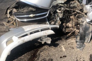 В Астрахани водитель иномарки чудом остался жив после столкновения со столбом
