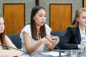 Спикер регионального парламента дал советы астраханской молодёжи