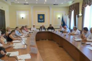 В Астрахани обсудили основные направления работы с молодежью