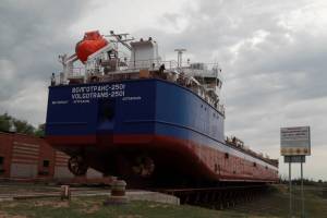 В Астраханской области спустили на воду танкер-химовоз