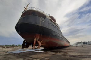 Туристы едут в Астрахань ради экскурсии на корабельное производство