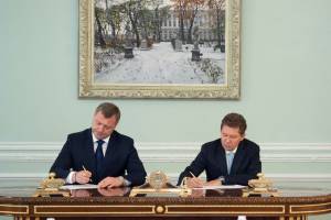 Алексей Миллер и врио губернатора Астраханской области Игорь Бабушкин обсудили перспективы сотрудничества