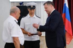 Астраханских работников морского и речного флота поздравил глава региона