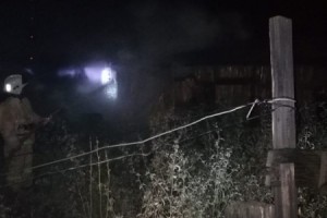 Три человека погибли при пожаре в посёлке Ашулук Астраханской области