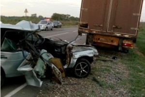 Пьяный водитель врезался в грузовик на трассе Астрахань – Махачкала, есть погибший
