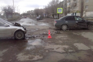 В Астраханской области полиция проводит проверку по факту ДТП, в результате которого пострадало 4 человека