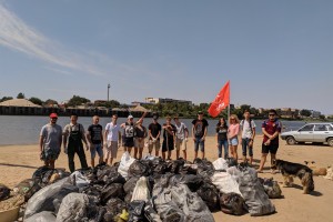 Активисты освободили от мусора пляж на Свободном
