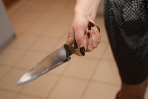 Пьяная жительница Астраханской области напала на сожителя с ножом