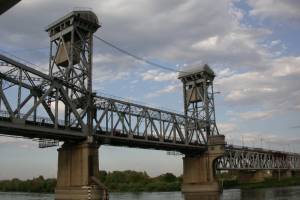 Завтра в Астрахани снова разведут Старый мост