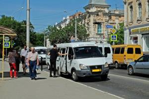 В Астрахани на маршрутках появились непривычные наклейки