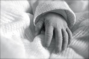 В астраханском роддоме в августе изменится режим выдачи свидетельств о рождении
