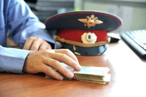 В Астрахани полицейского подозревают в подделке удостоверения о госнаграде