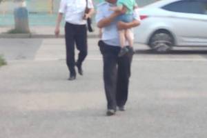 Соцсети: в Астрахани женщина увела из садика чужого ребенка