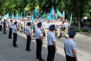 Без фонтанов, алкоголя, с митингом и перекрытыми дорогами: как в Астрахани отметят День ВДВ