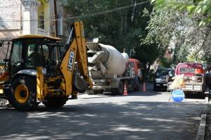 Масштабный ремонт улиц развернулся во всех районах Астрахани