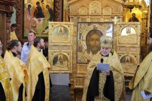 Появилось видео торжественного молебна в честь иконы «Спас Нерукотворный» в Астрахани