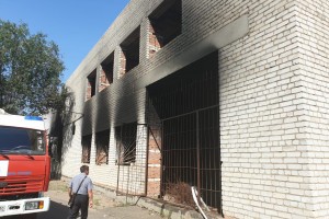 Пожар разгорелся возле Александровской больницы