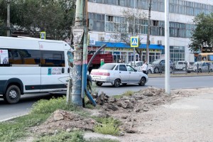 Игорь Бабушкин поручил ускорить ремонт на улице Яблочкова в Астрахани