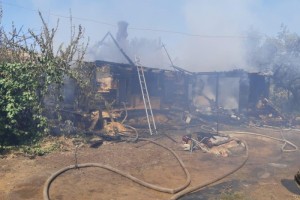 В Трусовском районе сгорел частный дом