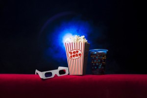 Пенсионеров бесплатно сводят в кино
