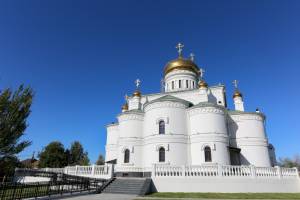 В Астрахани открылся храм, который строили десять лет