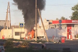 Возле заправки в Трусовском районе сгорела ГАЗель