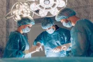 Ведущие нейрохирурги России делятся опытом с астраханскими коллегами