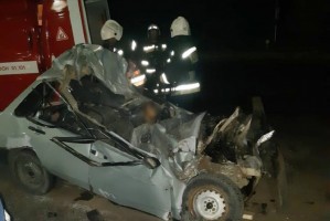 В Астраханской области мужчина на «девятке» въехал в грузовик и погиб