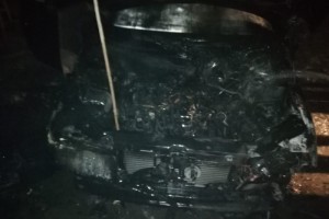 В Астраханской области сгорели хозпостройка и автомобиль