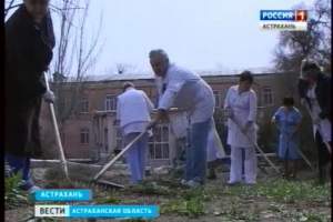 Ко дню Победы Астрахань приводят в порядок врачи, коммунальщики и все неравнодушные горожане
