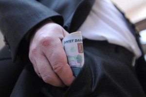 Российских чиновников ожидает масштабное сокращение почти за 5 млрд рублей