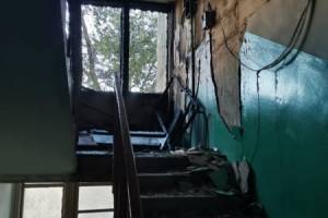 В Астрахань подъезд многоэтажки пострадал из-за курильщика
