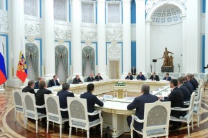 Владимир Путин встретился с губернатором Астраханской области Игорем Бабушкиным и ещё 18 главами регионов