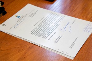 Астраханцы могут обратиться в МФЦ для оформления документов по соцподдержке
