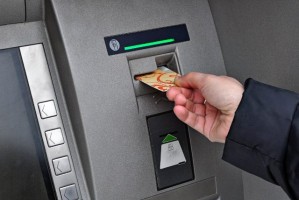 Российские «умельцы» научились обманывать банкоматы