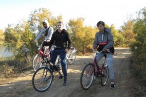 Подростки из Икряного пошли в поход на велосипедах