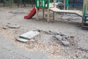 Детскую площадку в Военном городке забыли «доделать»