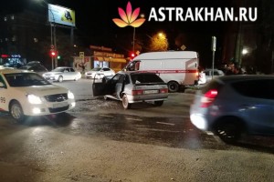 Пьяный водитель протаранил машину скорой помощи