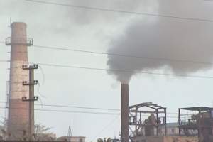Астраханцам пустили "пыль" в глаза: горожане жалуются на завод