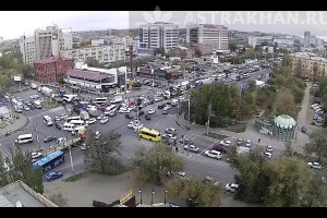 В Астрахани апокалипсис: «встали» 2 центральных улицы