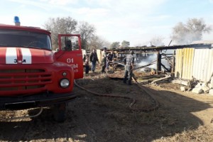 В прошедшее воскресенье в Астрахани сгорели 2 хозпостройки