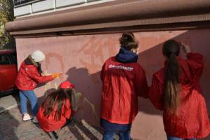Астраханцы вышли на борьбу с вандализмом