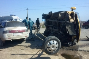 В Астраханской области произошло опрокидывание маршрутного такси