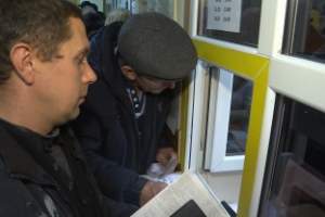 Астраханские автолюбители штурмуют медцентры перед подорожанием справок