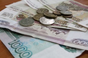 В Астрахани директор образовательного учреждения положила в карман 670 тысяч рублей