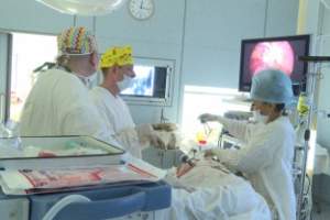 Астраханские урологи освоили малоинвазивные операции на почках